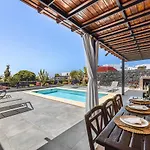Patos Villa